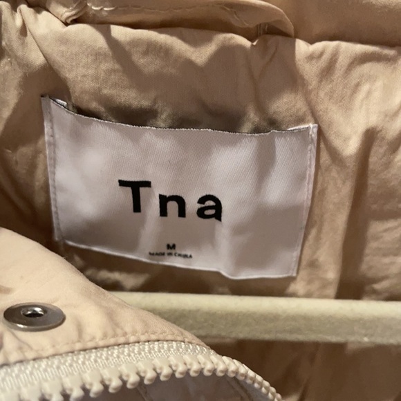 Aritzia Windbreaker - Picture 4 of 4